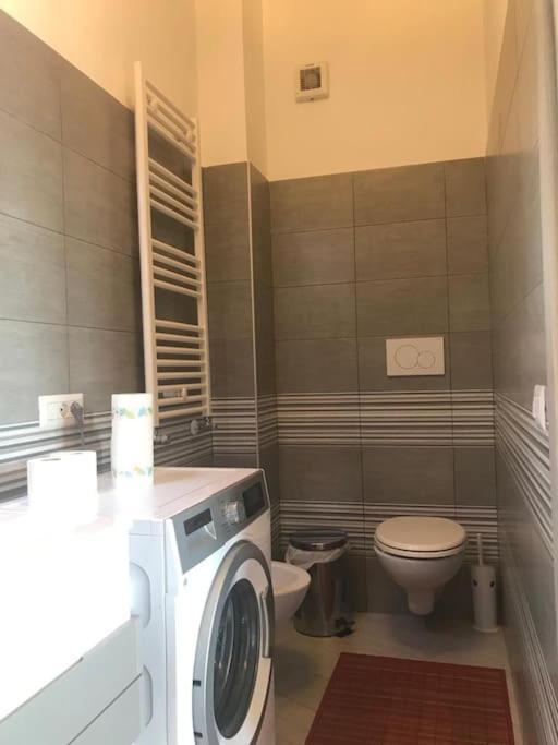 Premium Apartment With Parking チャンピーノ エクステリア 写真